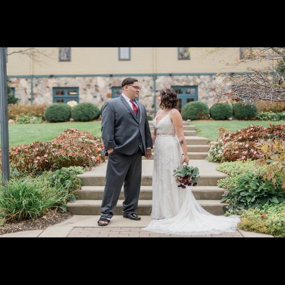 Size 10 Wedding Dress - Picture 4 of 8